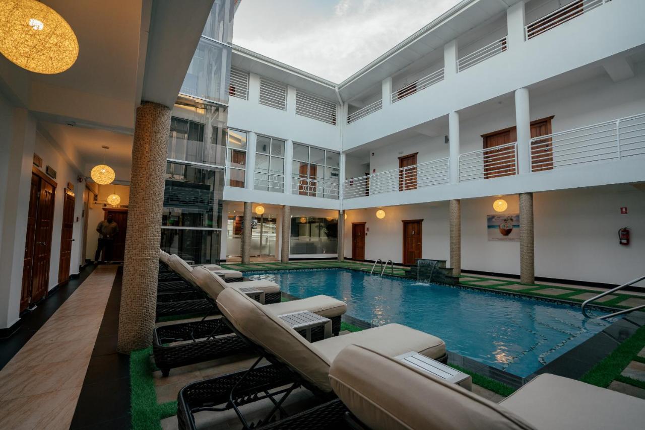 Runway Hotel Piarco Dış mekan fotoğraf