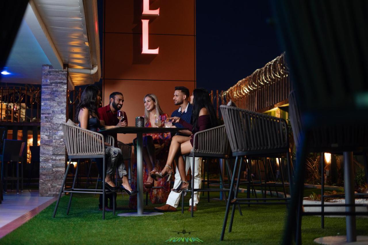 Runway Hotel Piarco Dış mekan fotoğraf