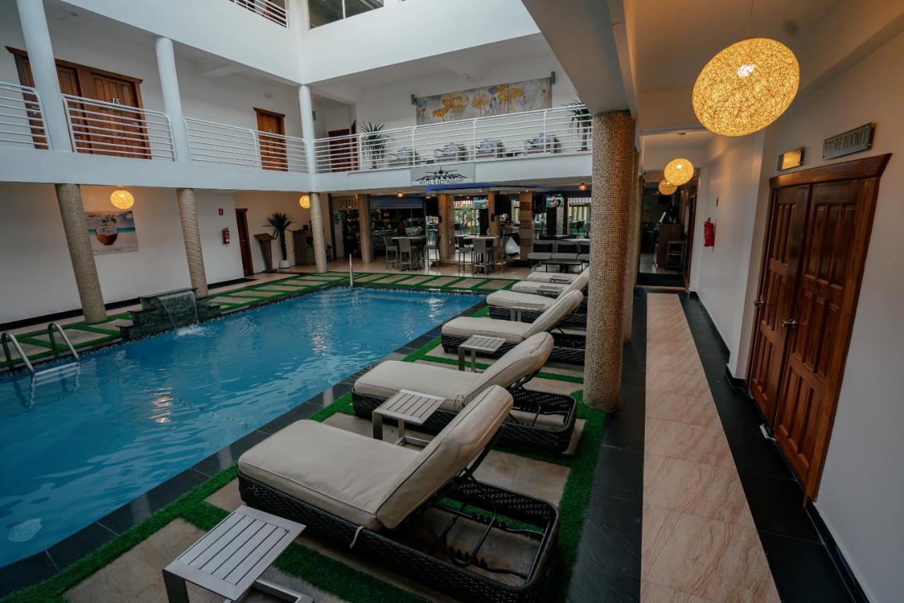 Runway Hotel Piarco Dış mekan fotoğraf