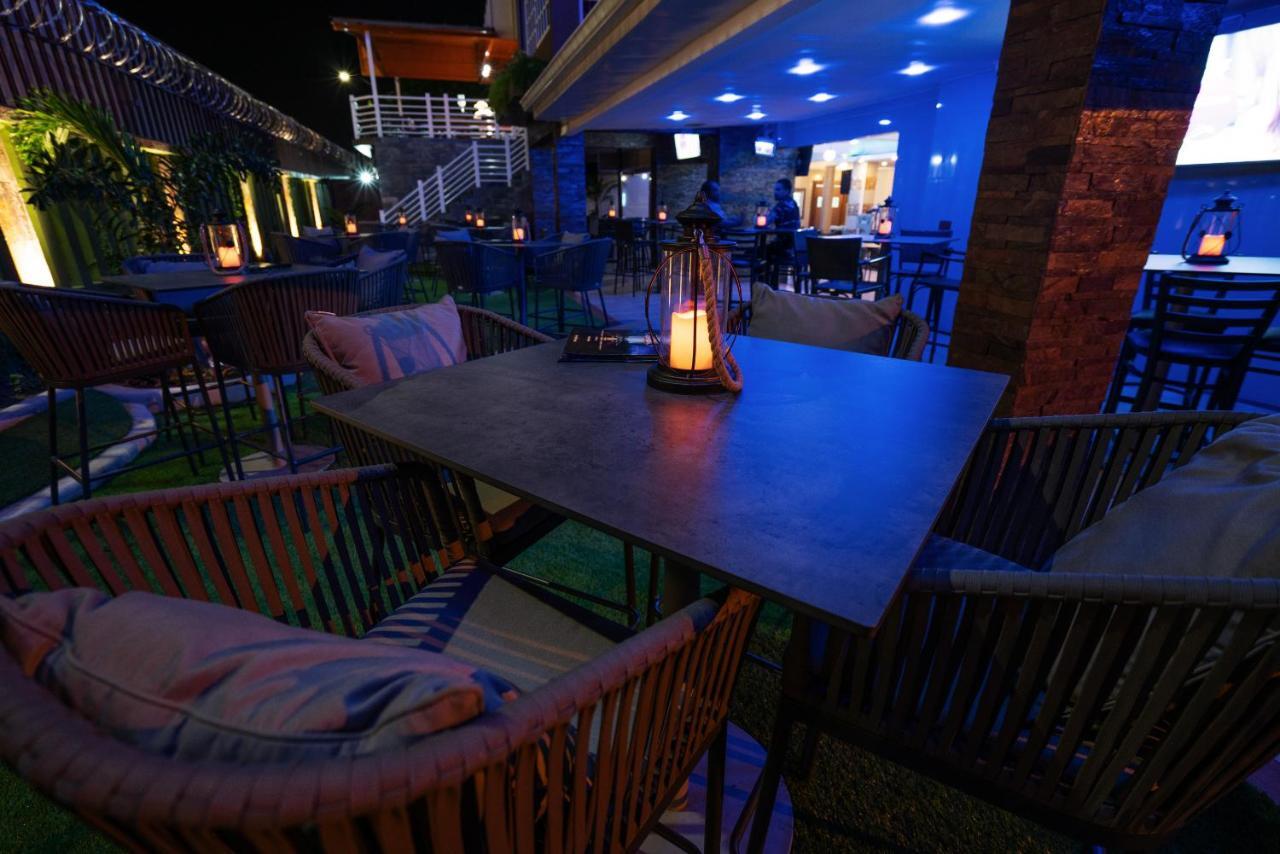 Runway Hotel Piarco Dış mekan fotoğraf