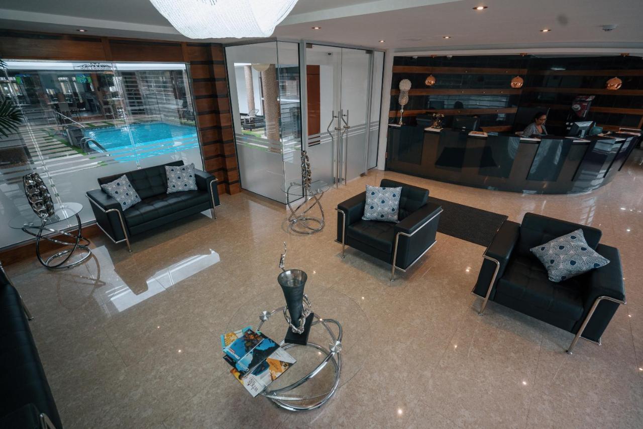 Runway Hotel Piarco Dış mekan fotoğraf