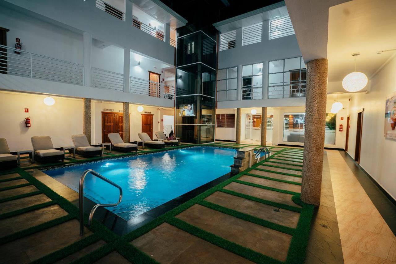 Runway Hotel Piarco Dış mekan fotoğraf