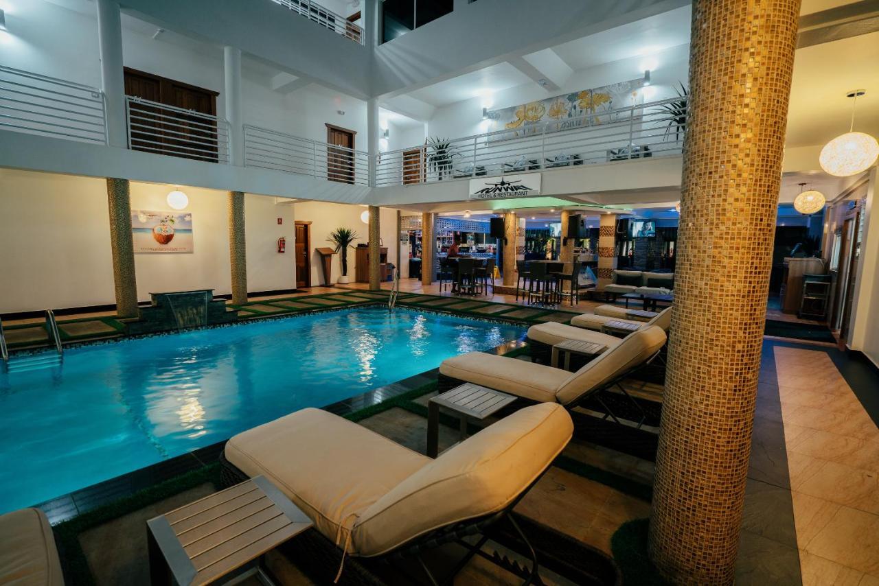 Runway Hotel Piarco Dış mekan fotoğraf
