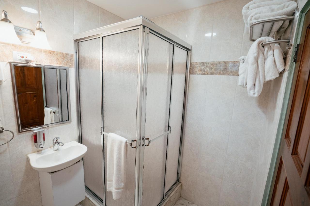 Runway Hotel Piarco Dış mekan fotoğraf