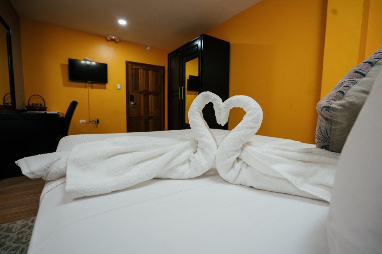 Runway Hotel Piarco Dış mekan fotoğraf