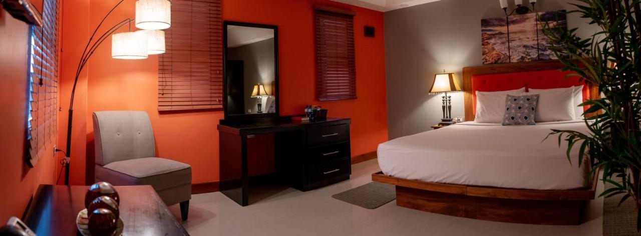 Runway Hotel Piarco Dış mekan fotoğraf